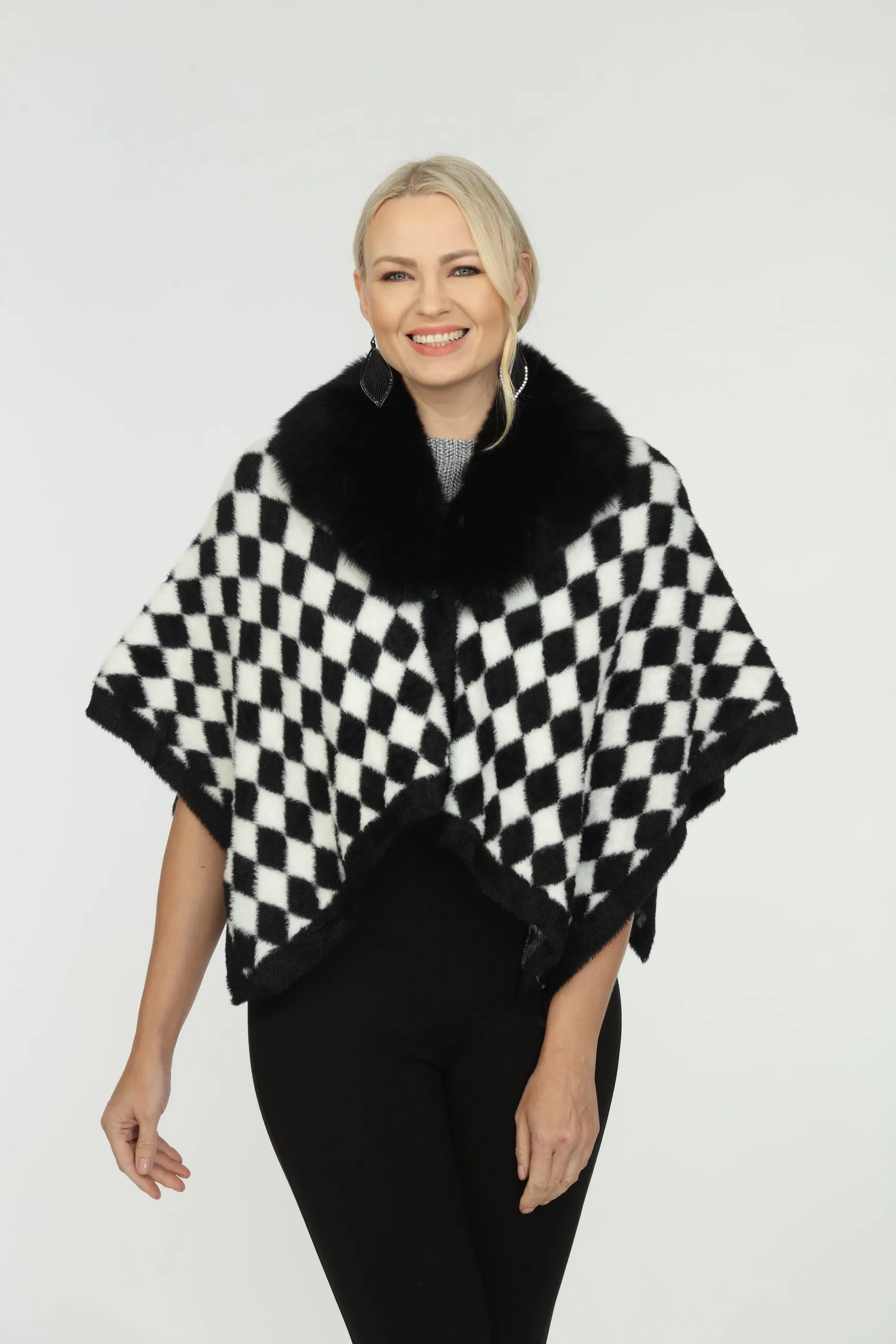 OO LA LA Black/White Check Fur Collar Cape Boho Chic M5167